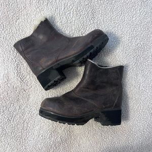 Ugg zip up boots